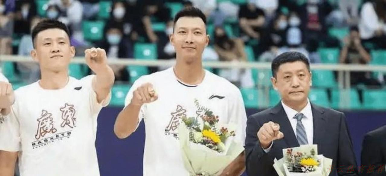 开云体育：易建联实锤？广东夺冠，易建联缺席原因找到，周鹏回应，移居美国有定论