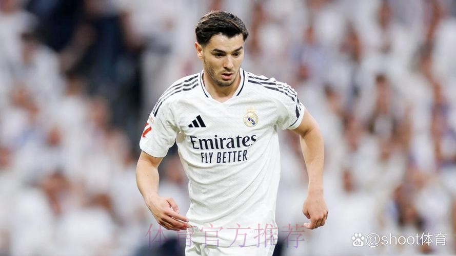 马卡:皇马与25岁迪亚斯达成续约协议 近期官宣 马卡:皇马与25岁迪亚斯达成续约协议 近期官宣